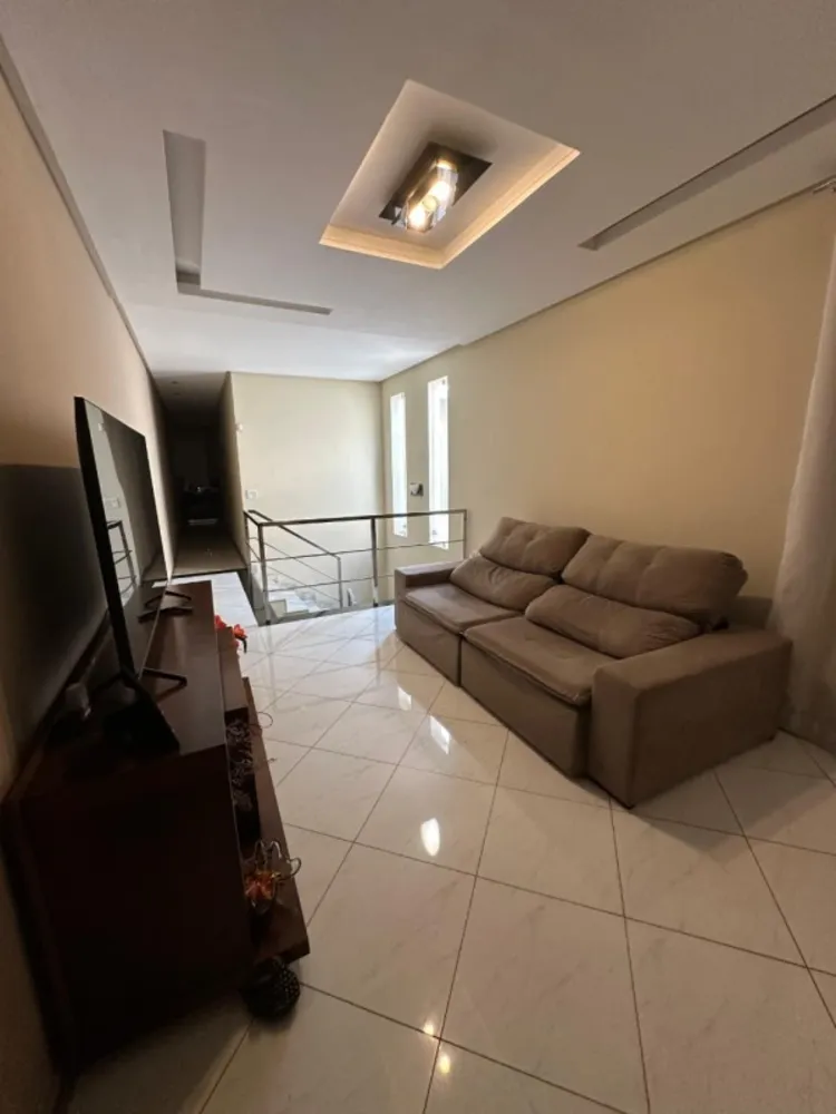 Casa, 4 quartos, 180 m² - Foto 1