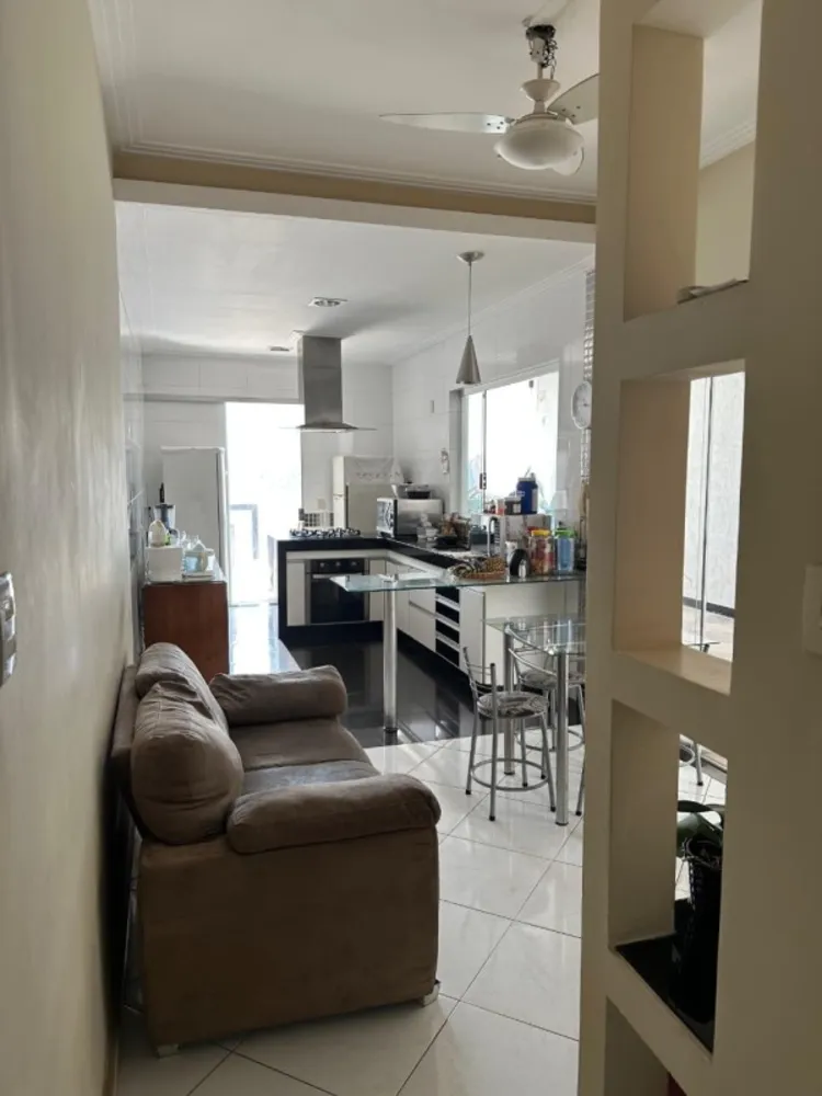 Casa, 4 quartos, 180 m² - Foto 3
