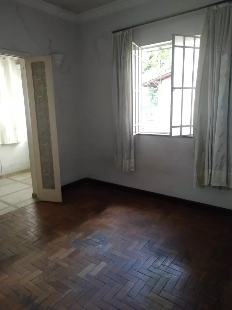 Casa à venda com 4 quartos, 180m² - Foto 3