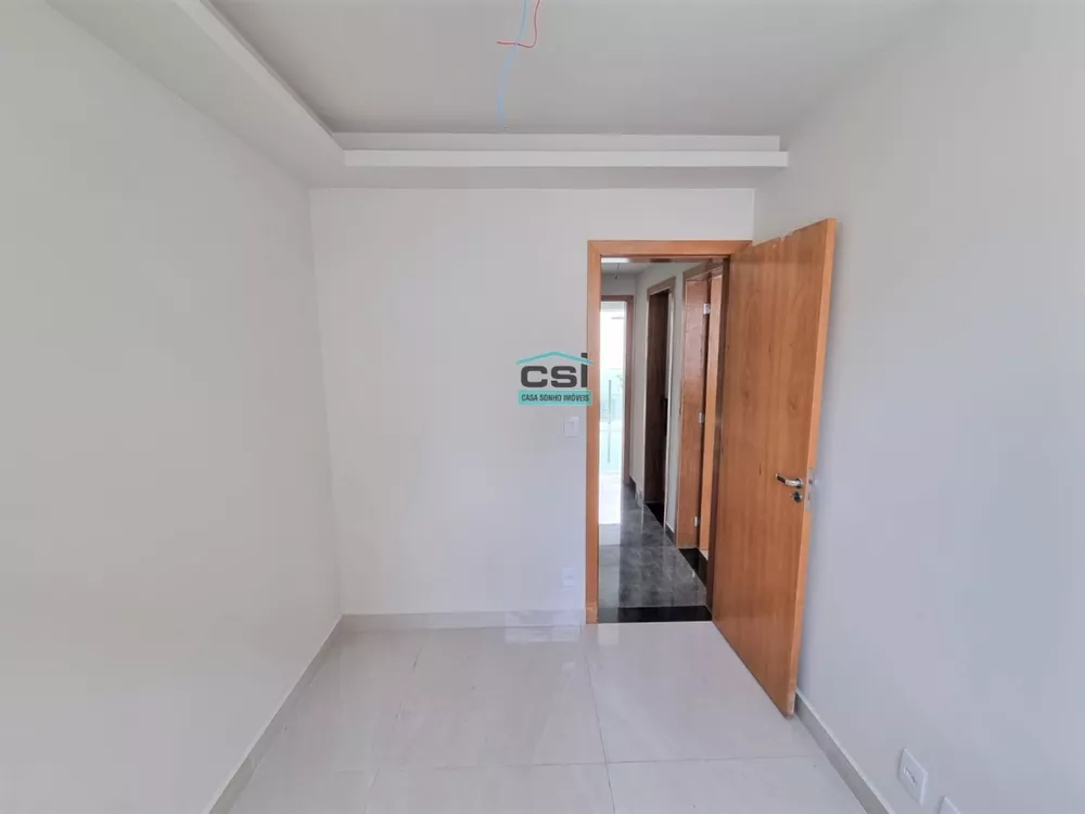 Casa à venda com 3 quartos, 105m² - Foto 2