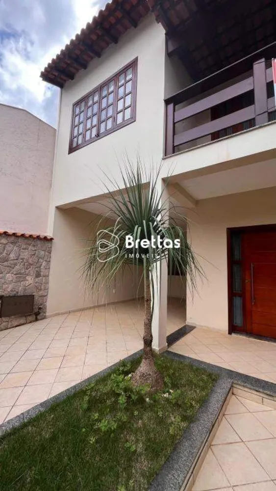 Casa, 5 quartos, 300 m² - Foto 1