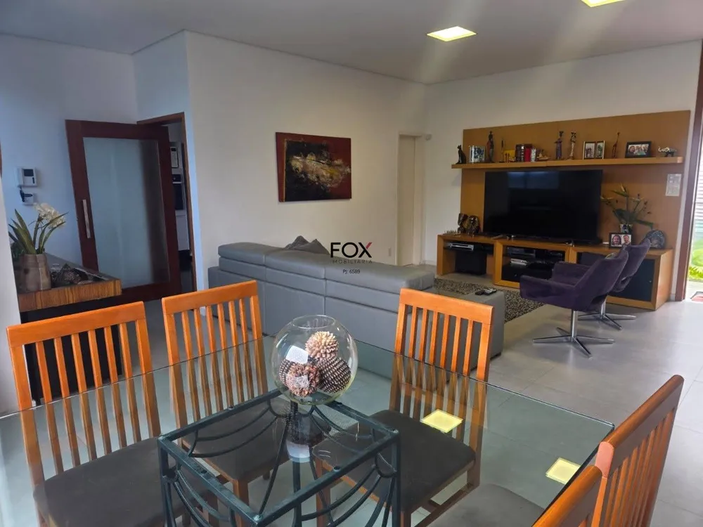 Casa, 4 quartos, 355 m² - Foto 1
