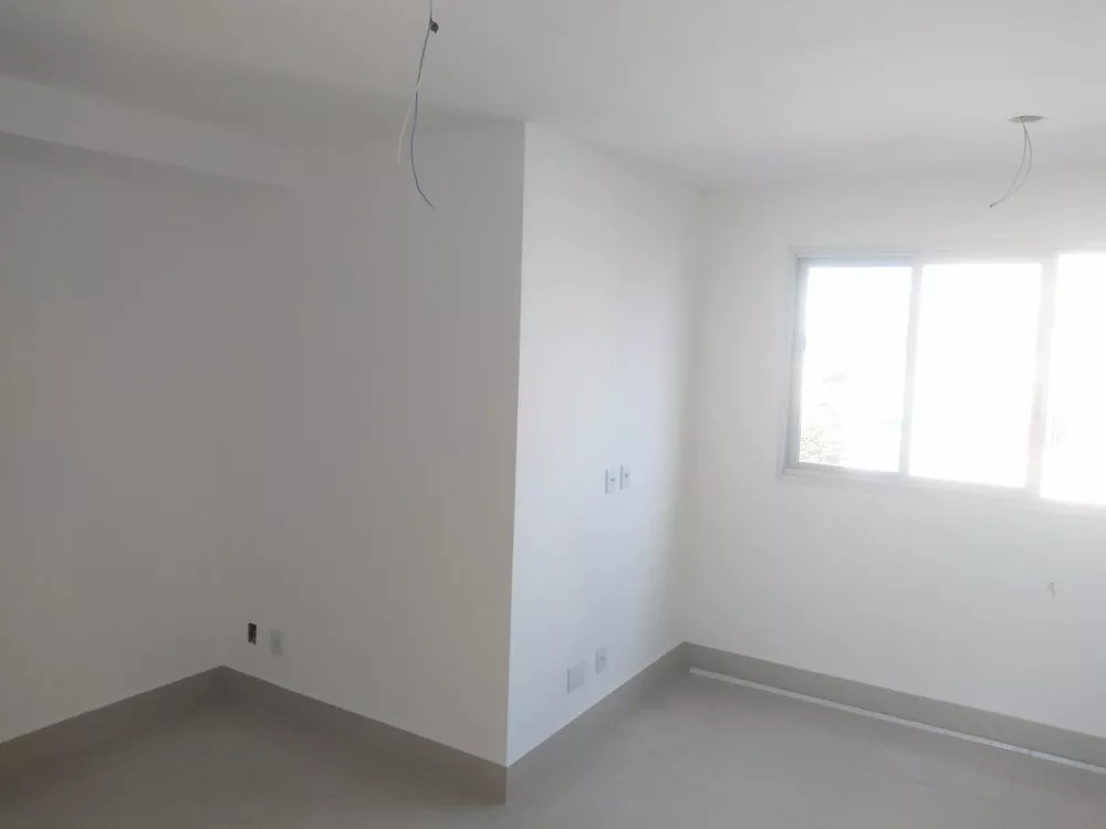 Apartamento à venda com 3 quartos, 80m² - Foto 2