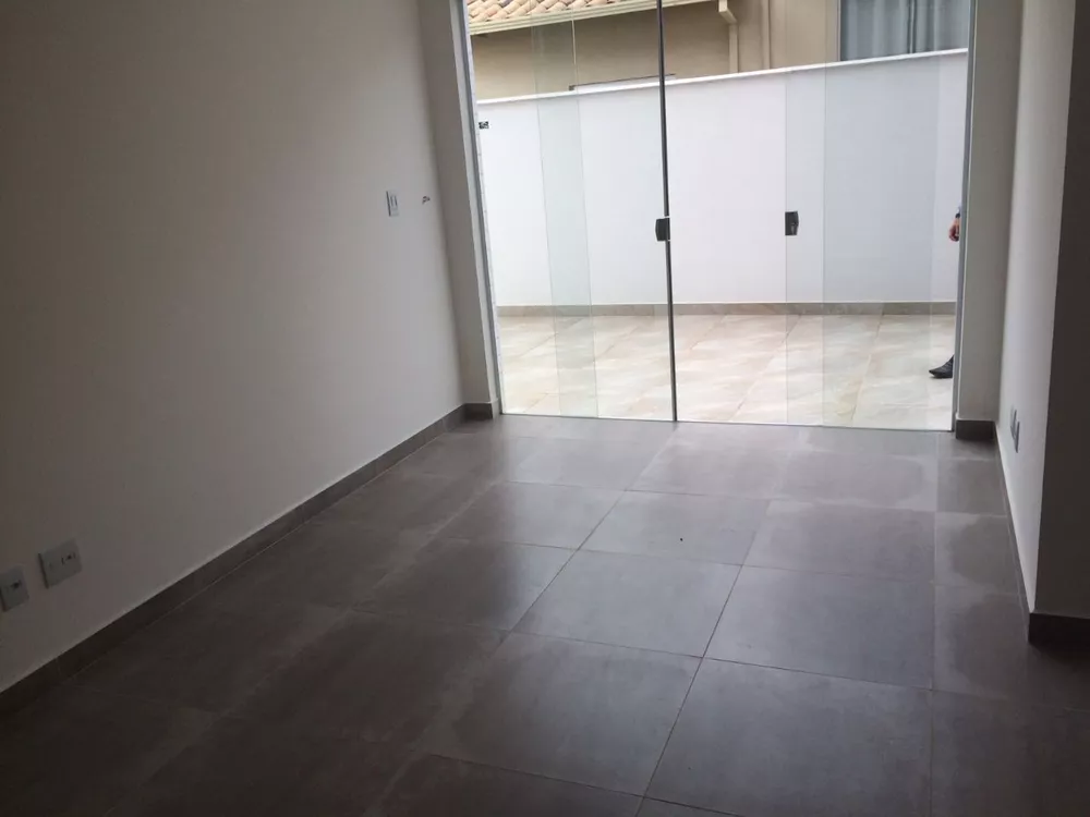 Apartamento à venda com 3 quartos, 70m² - Foto 1