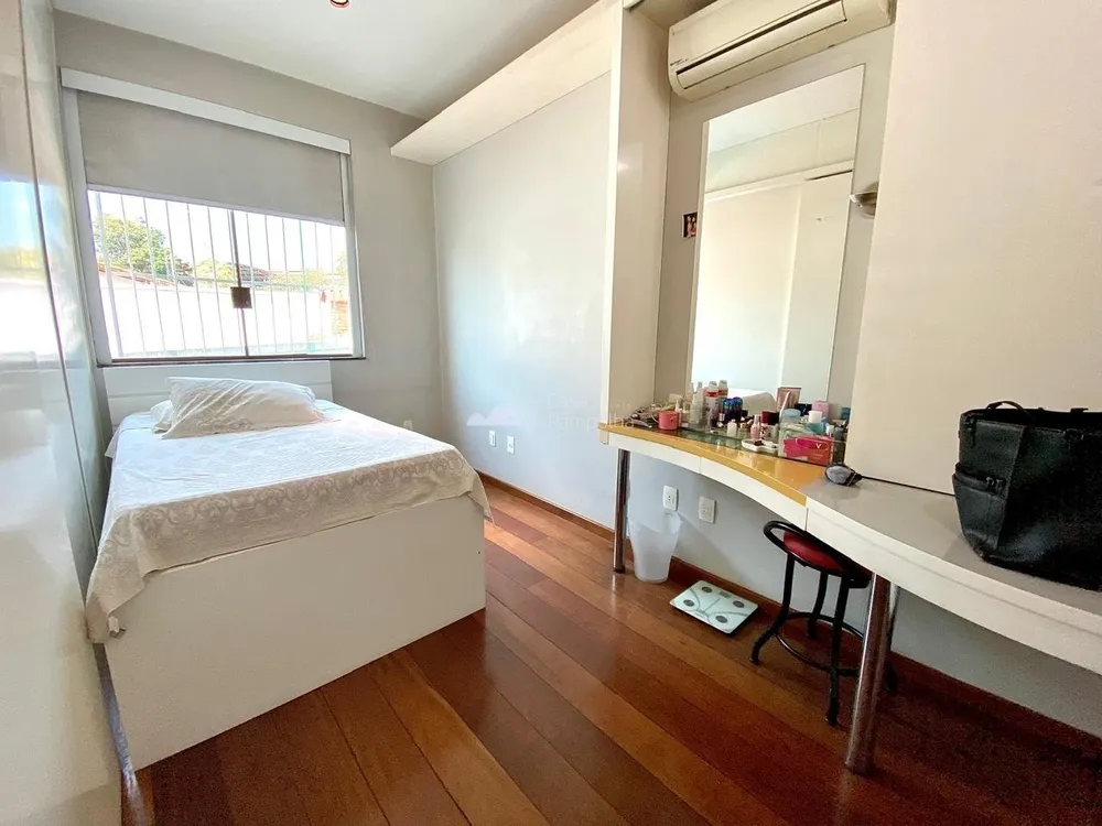 Casa, 4 quartos, 365 m² - Foto 1