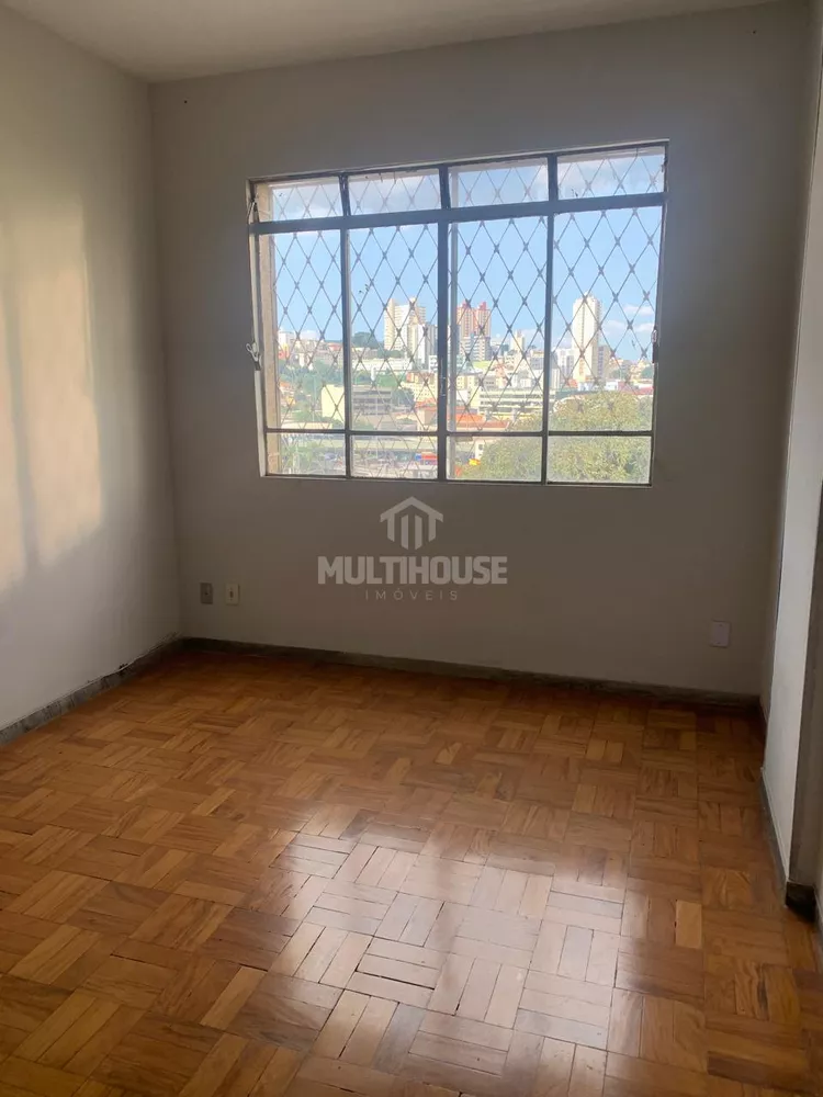 Apartamento à venda com 3 quartos, 90m² - Foto 1