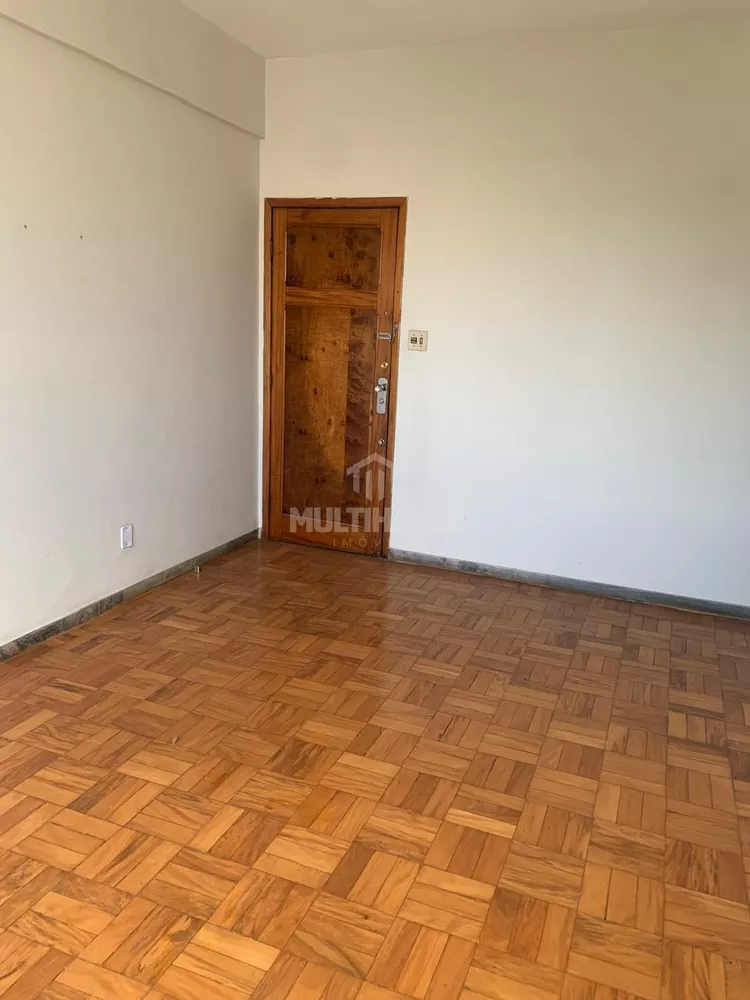 Apartamento à venda com 3 quartos, 90m² - Foto 2