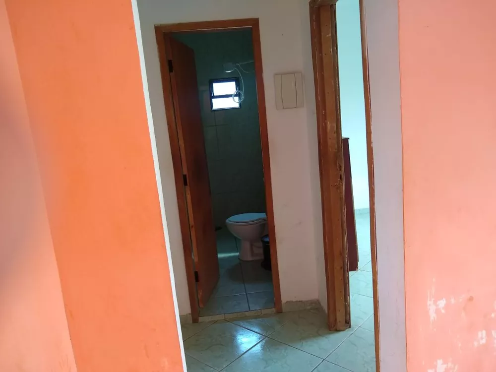 Casa à venda com 2 quartos, 70m² - Foto 4