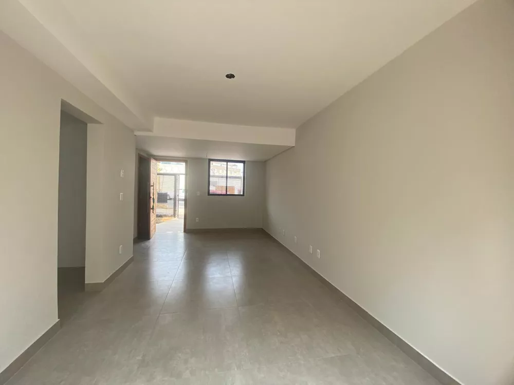 Casa à venda com 3 quartos, 76m² - Foto 5