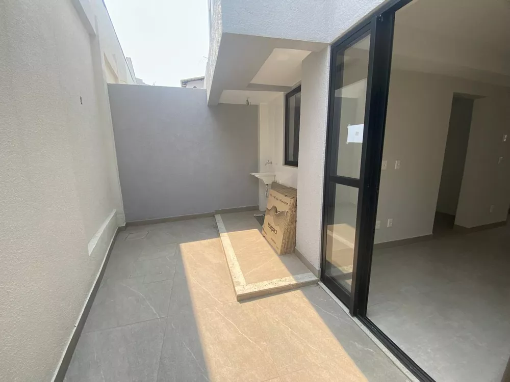 Casa à venda com 3 quartos, 76m² - Foto 4