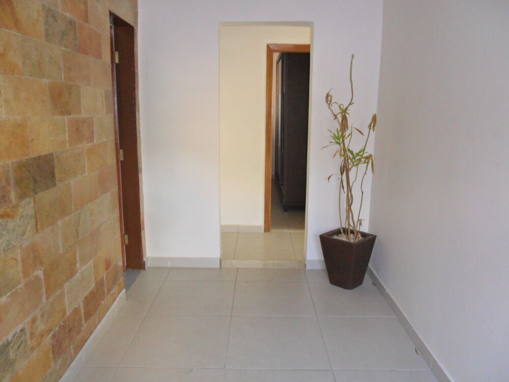 Casa à venda com 5 quartos, 110m² - Foto 3