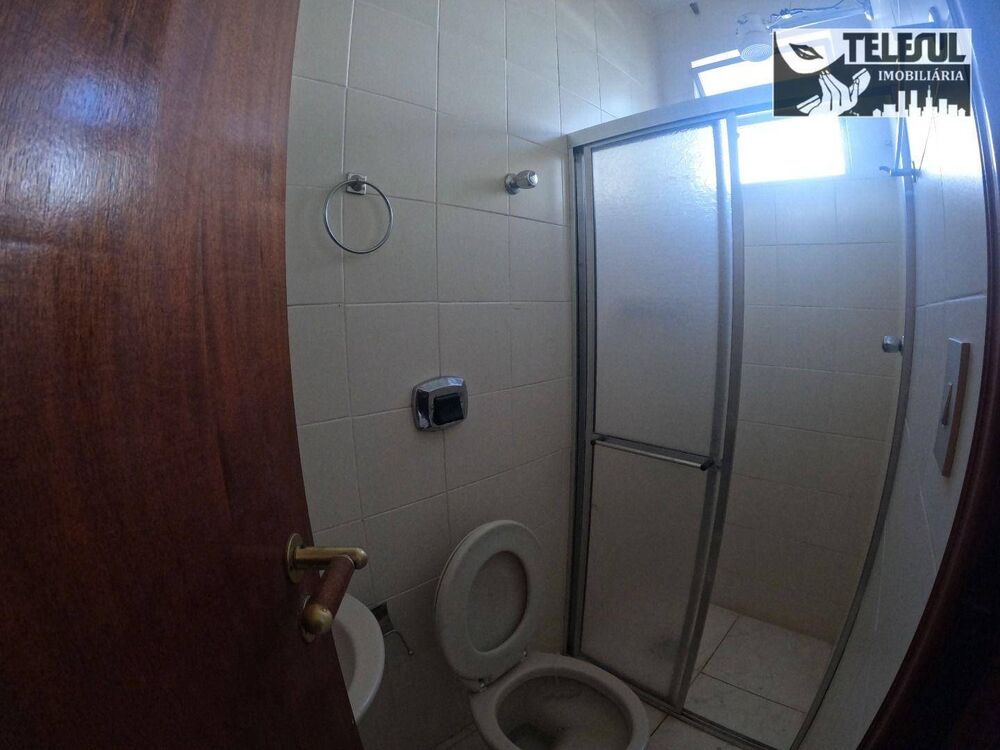 Apartamento para alugar com 3 quartos, 153m² - Foto 2