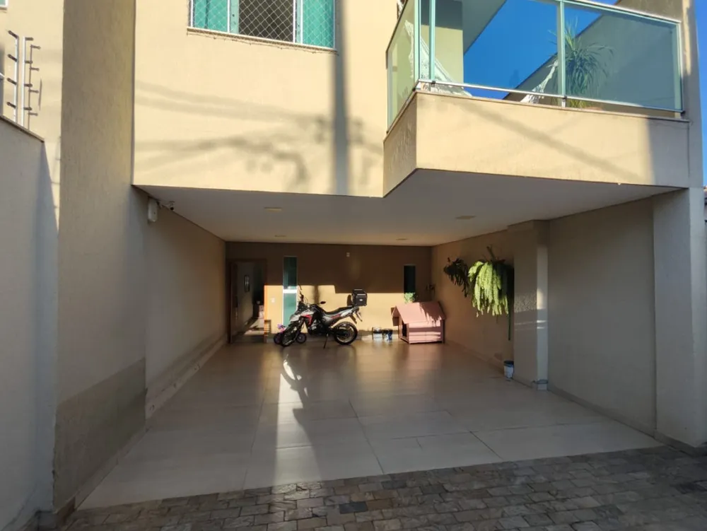 Casa, 3 quartos, 230 m² - Foto 1