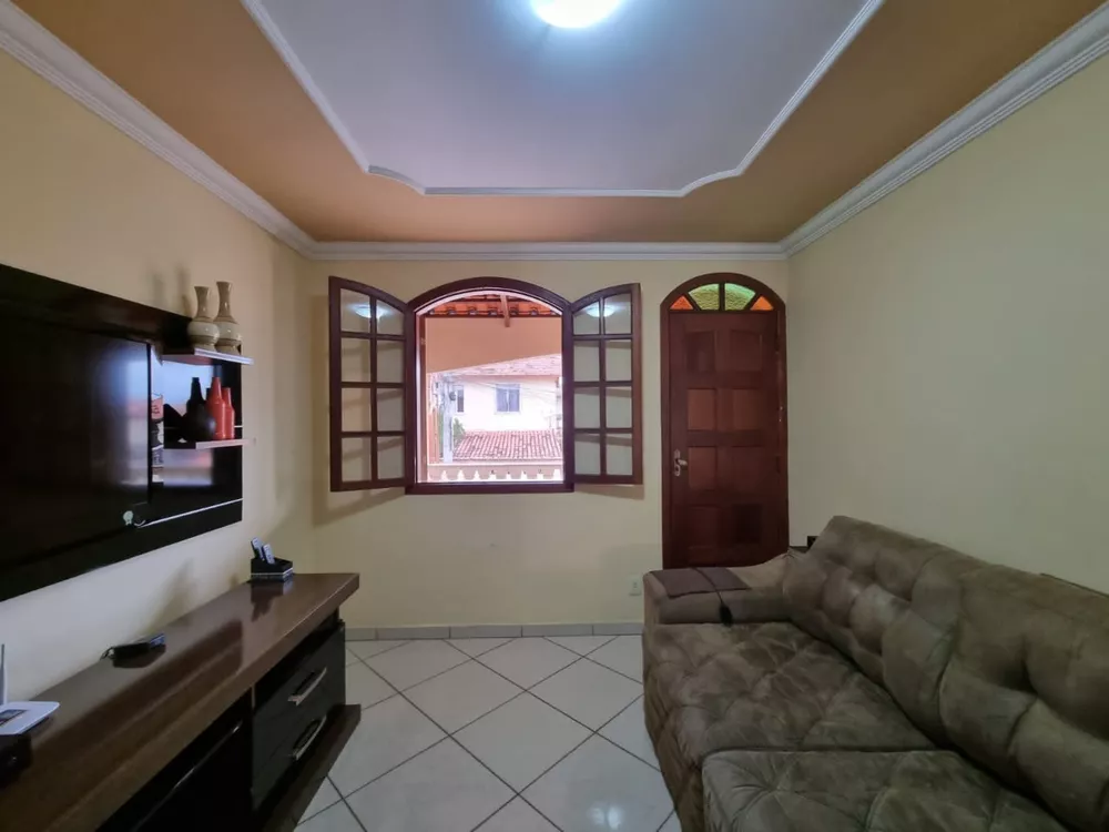 Casa à venda com 3 quartos, 130m² - Foto 2