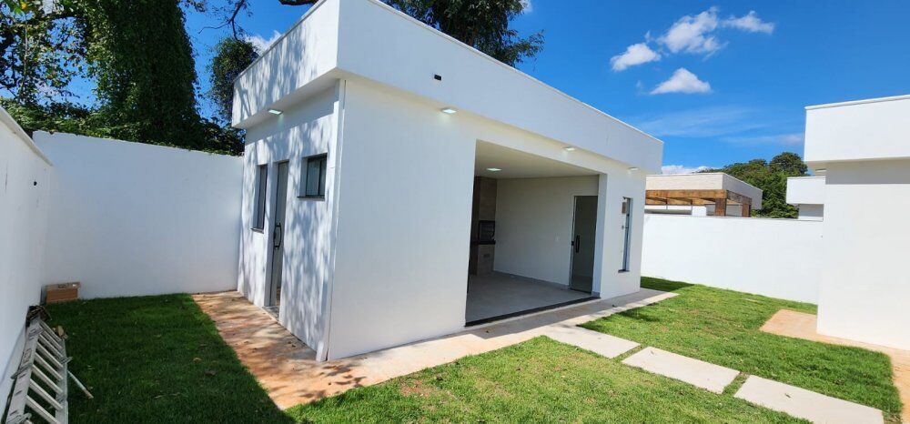 Casa de Condomínio à venda com 3 quartos, 411m² - Foto 1