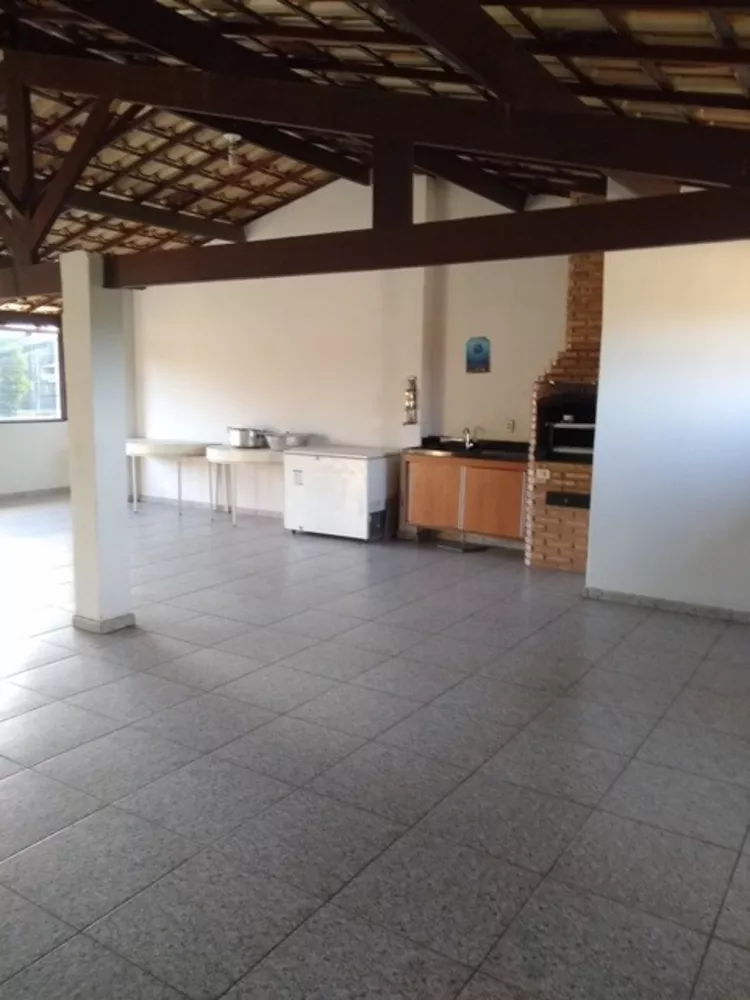 Casa à venda com 3 quartos, 290m² - Foto 3