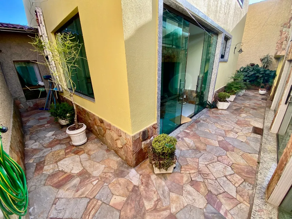 Casa, 3 quartos, 239 m² - Foto 2