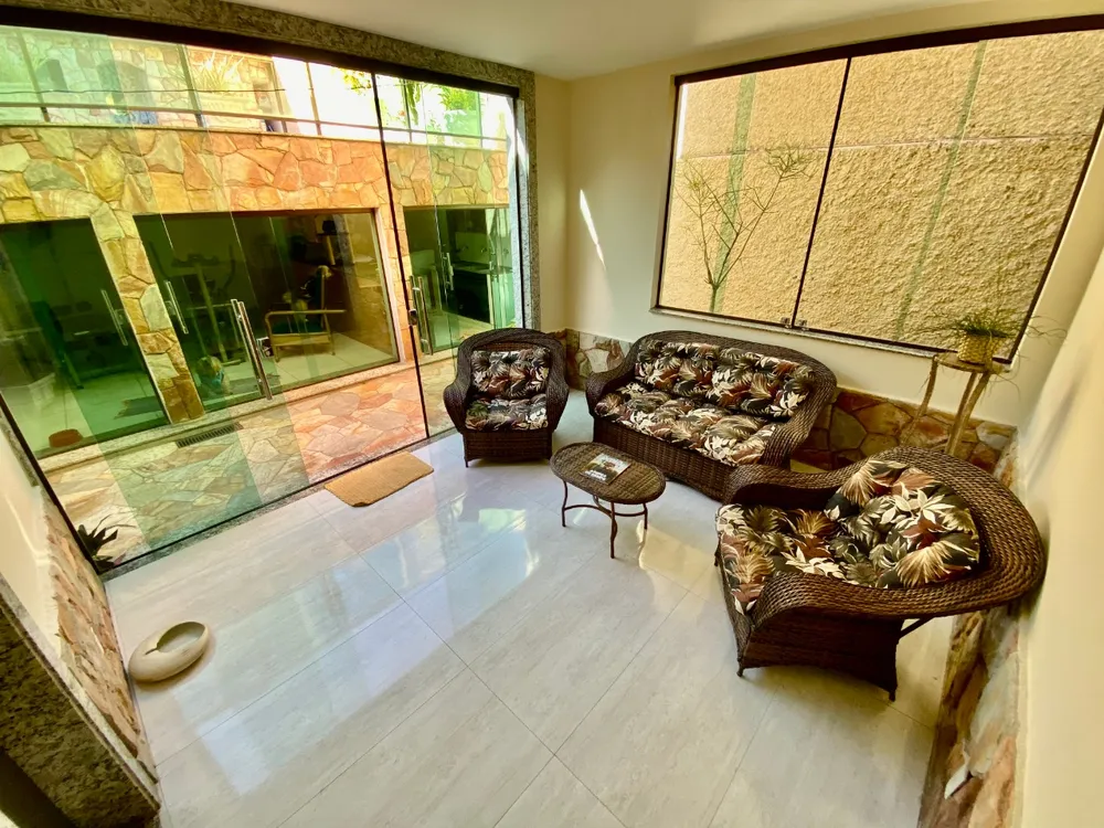 Casa, 3 quartos, 239 m² - Foto 1