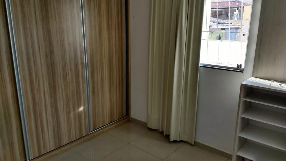 Apartamento à venda com 2 quartos, 67m² - Foto 2