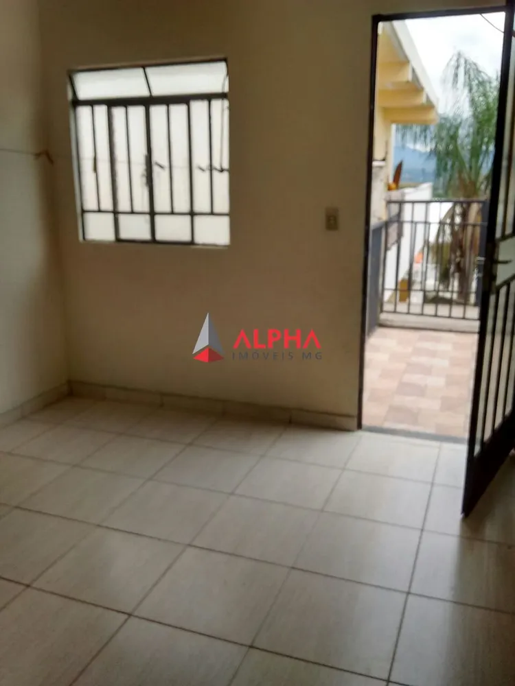 Casa, 6 quartos, 223 m² - Foto 1