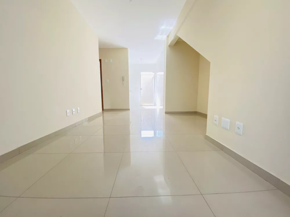 Apartamento à venda com 2 quartos, 82m² - Foto 4