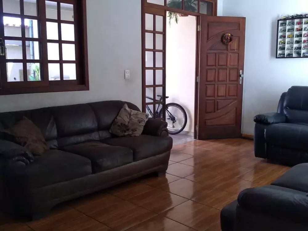 Casa, 3 quartos, 220 m² - Foto 2