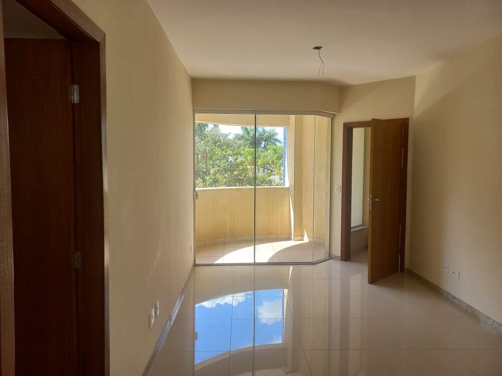 Apartamento à venda com 3 quartos, 100m² - Foto 1
