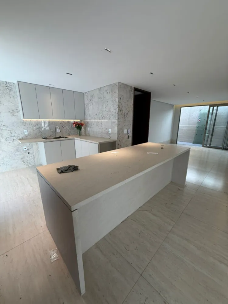Casa, 4 quartos, 245 m² - Foto 2
