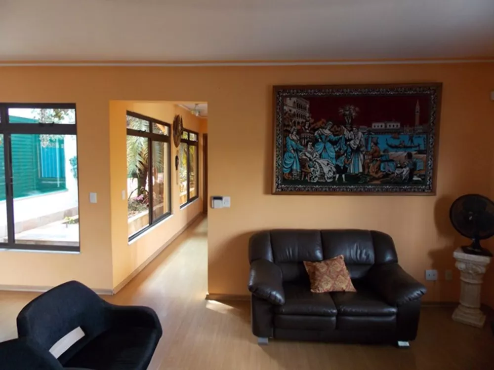 Casa à venda com 4 quartos, 360m² - Foto 2