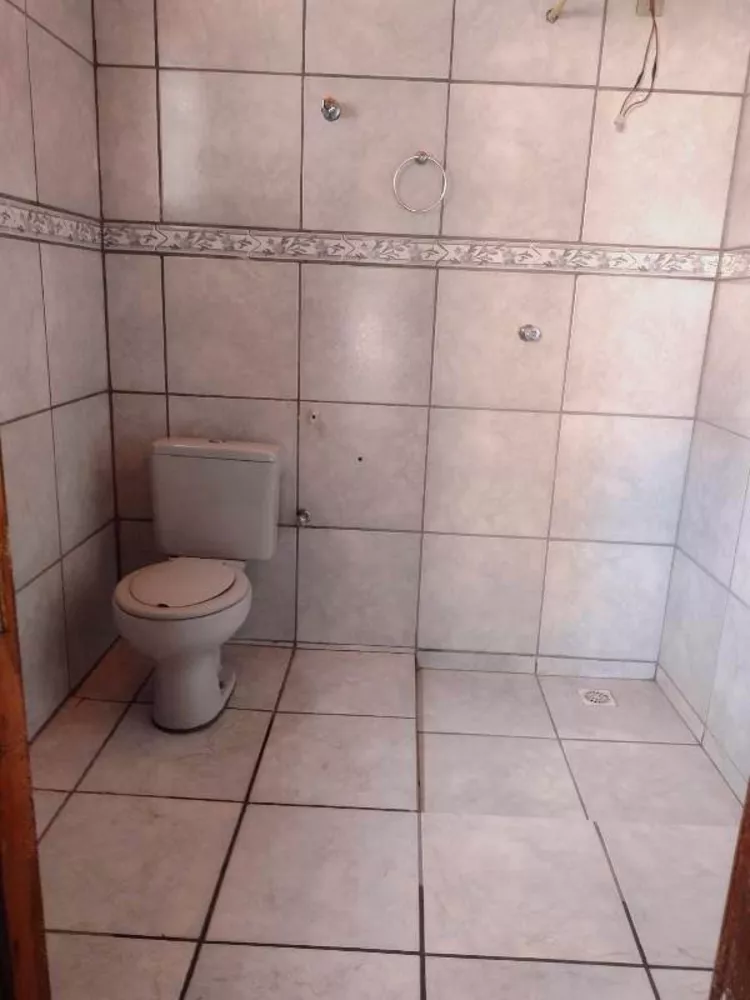 Casa à venda com 1 quarto, 300m² - Foto 8