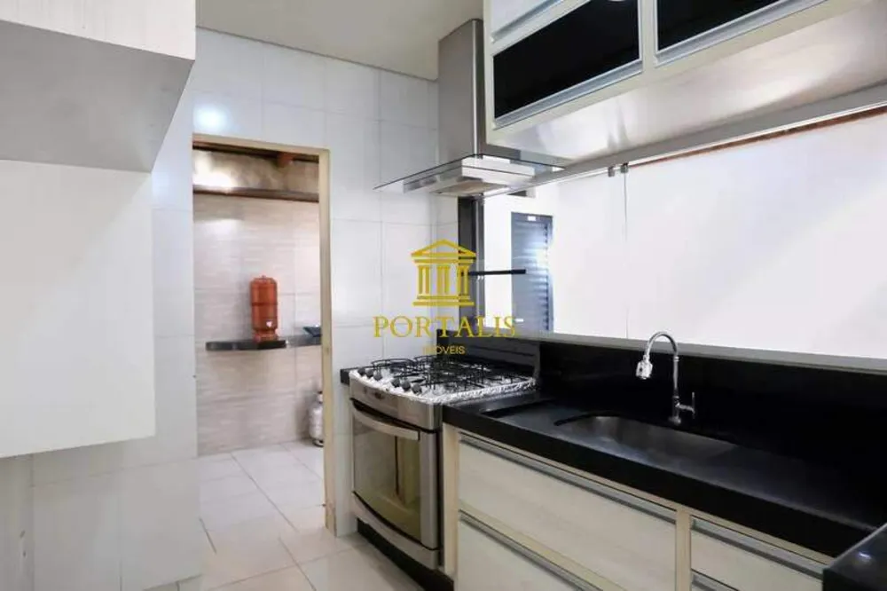 Casa, 3 quartos, 217 m² - Foto 4