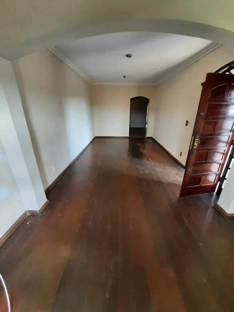 Casa, 3 quartos, 229 m² - Foto 2