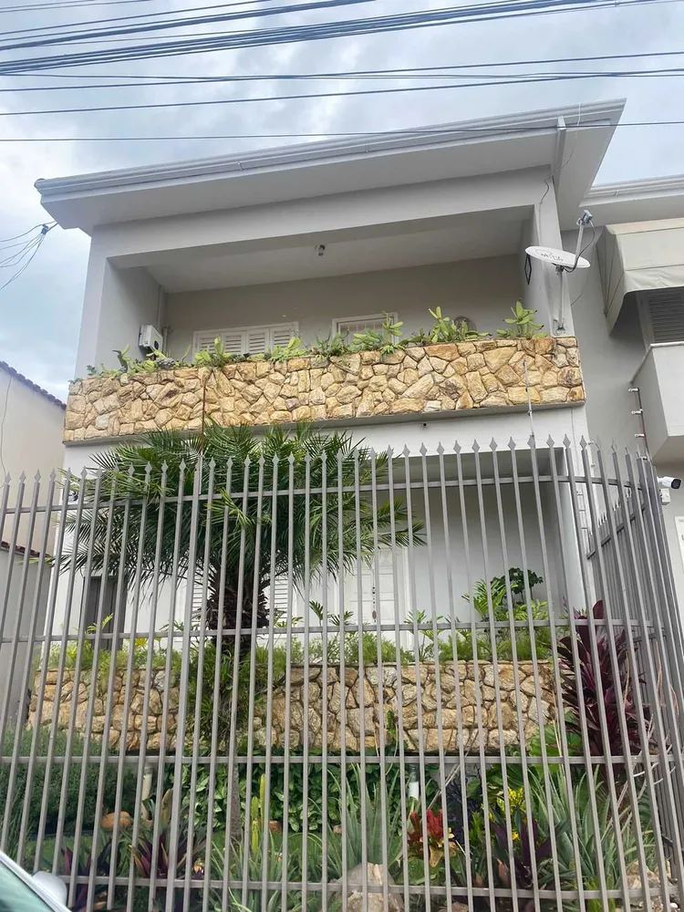 Casa, 4 quartos, 330 m² - Foto 1