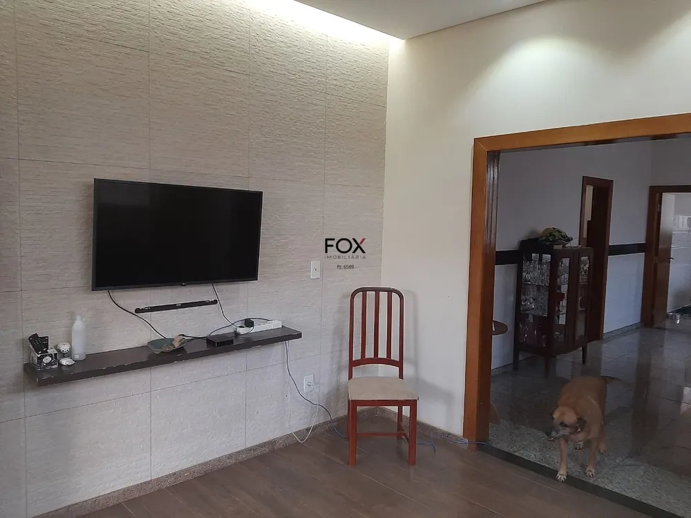 Casa, 3 quartos, 202 m² - Foto 3