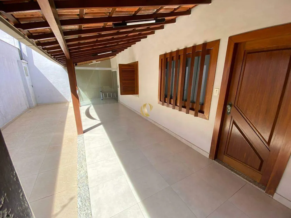 Casa, 3 quartos, 240 m² - Foto 1