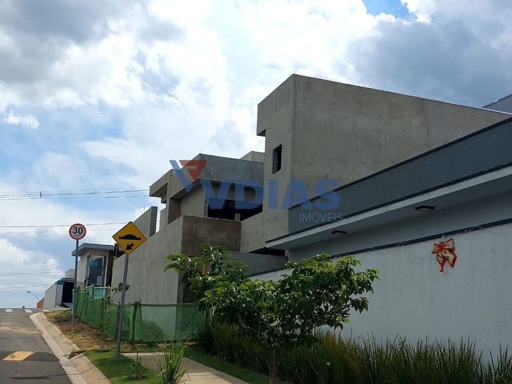 Casa de Condomínio à venda com 3 quartos, 224m² - Foto 2