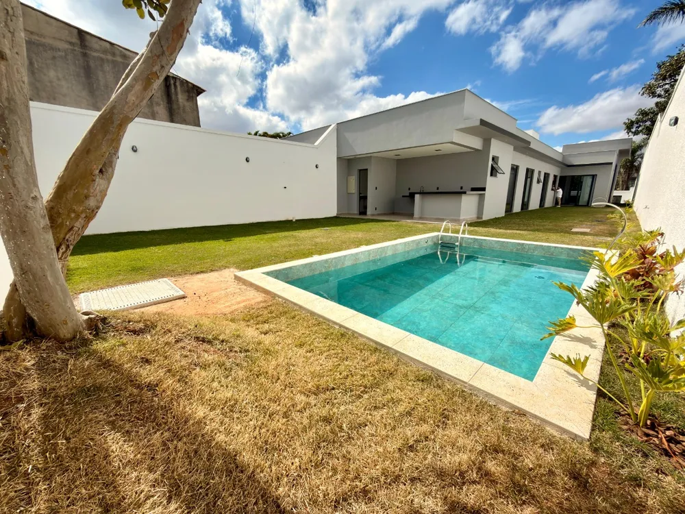 Casa, 4 quartos, 220 m² - Foto 1