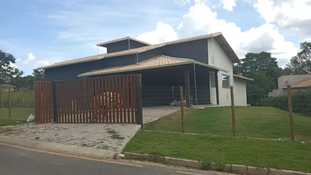 Casa de Condomínio à venda com 3 quartos, 197m² - Foto 1