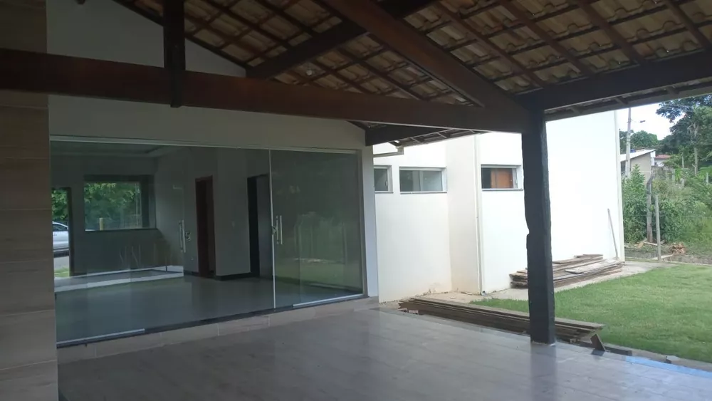 Casa de Condomínio à venda com 3 quartos, 197m² - Foto 2