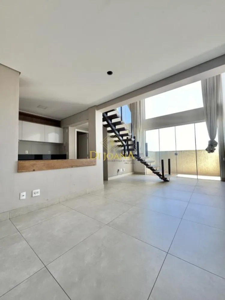 Cobertura, 3 quartos, 220 m² - Foto 2