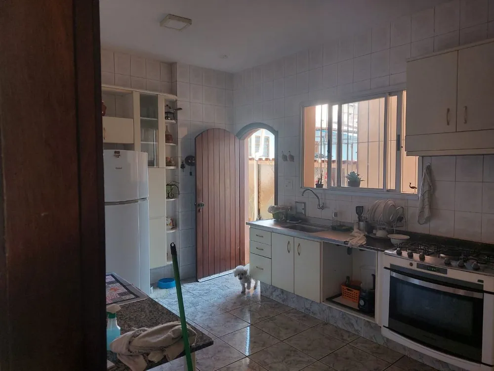 Casa, 4 quartos, 290 m² - Foto 1