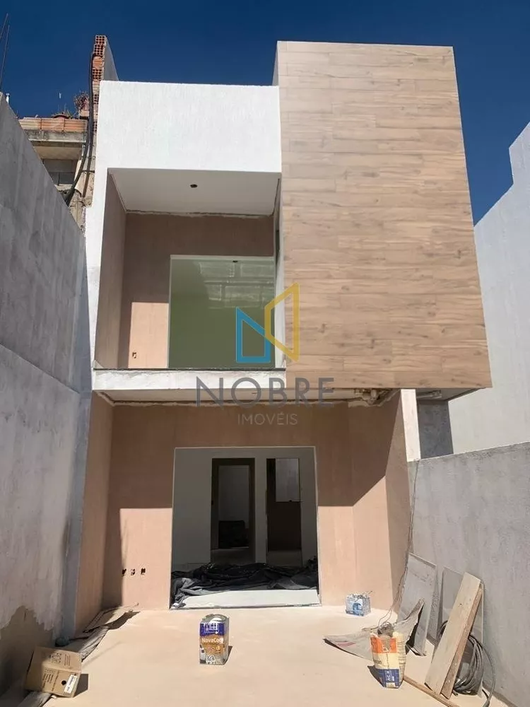 Casa à venda com 3 quartos, 110m² - Foto 2