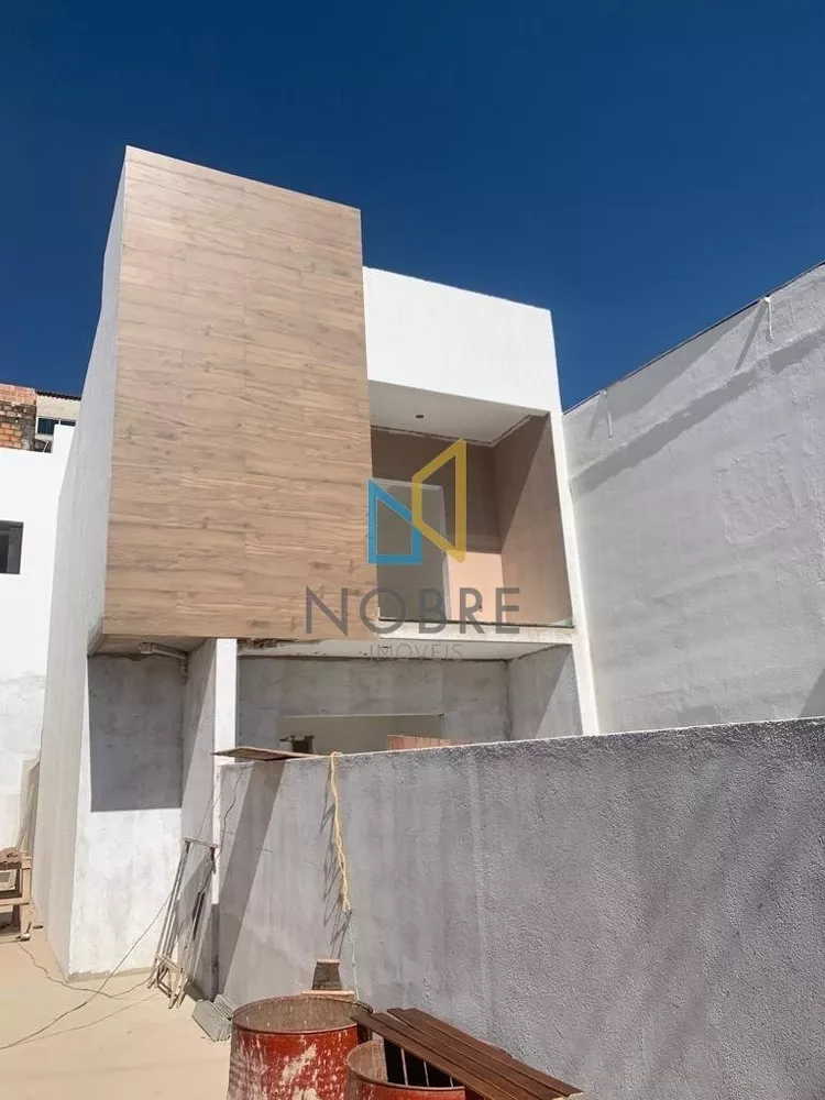 Casa à venda com 3 quartos, 110m² - Foto 3