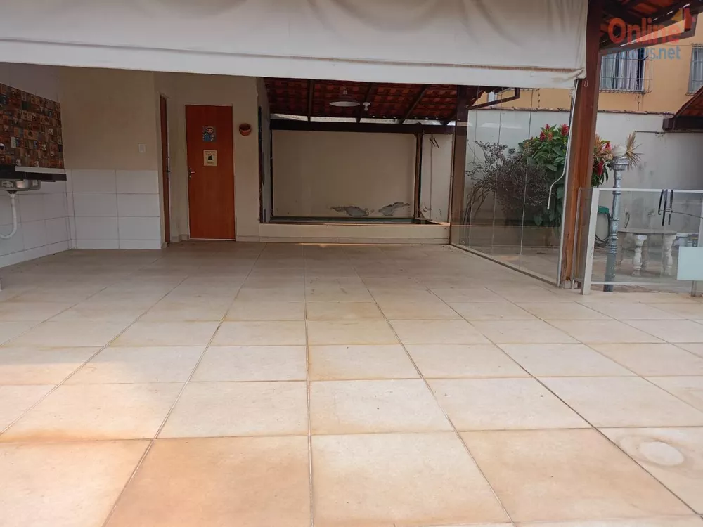 Casa à venda com 3 quartos, 360m² - Foto 12