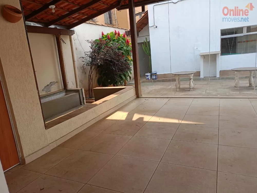 Casa à venda com 3 quartos, 360m² - Foto 20