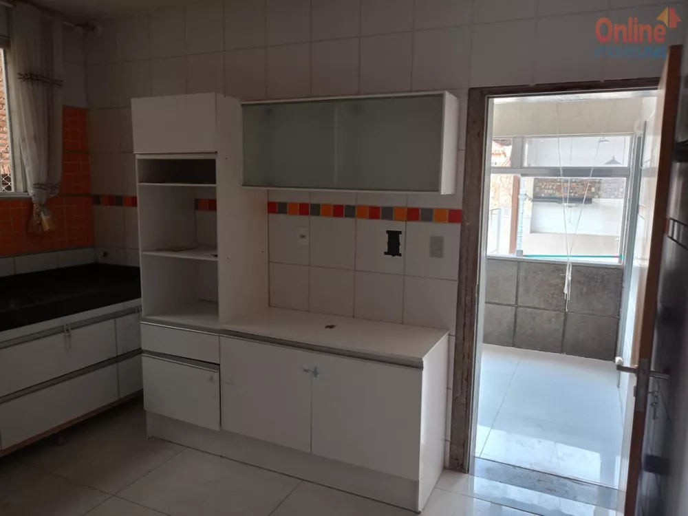 Casa à venda com 3 quartos, 360m² - Foto 23