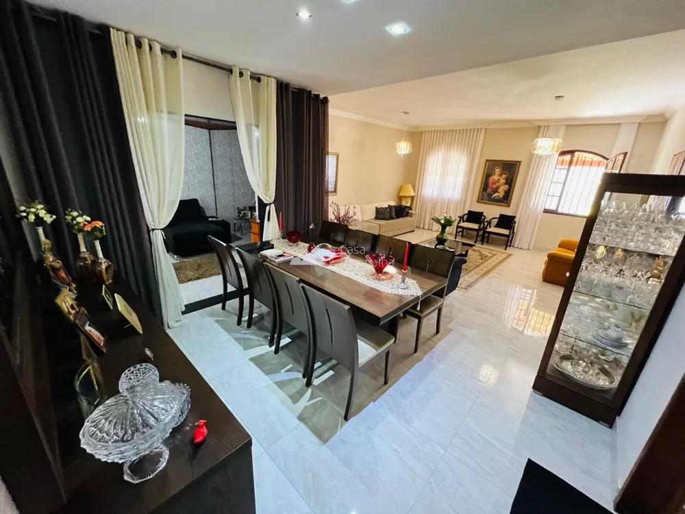 Casa à venda com 4 quartos, 360m² - Foto 4