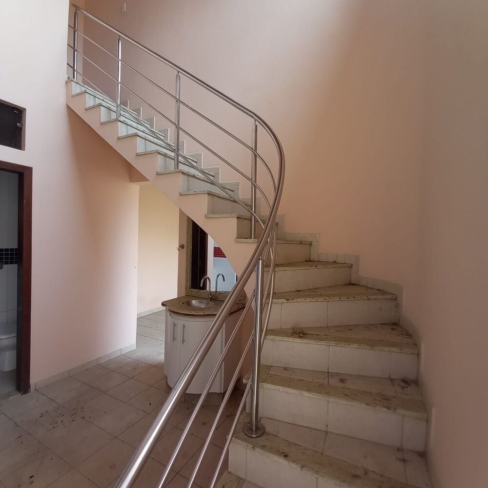 Casa à venda com 4 quartos - Foto 1