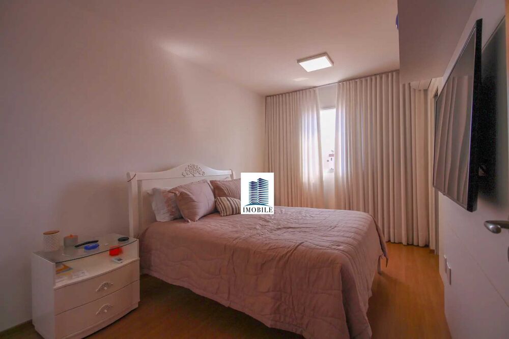Apartamento à venda com 4 quartos, 165m² - Foto 2