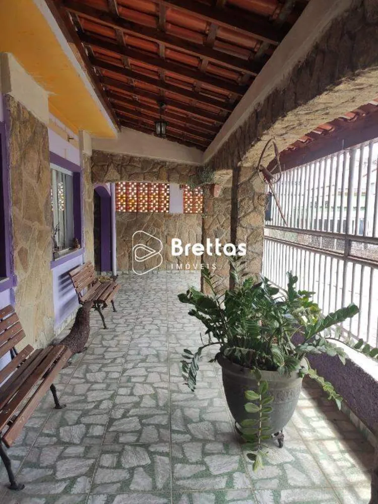 Casa, 4 quartos, 211 m² - Foto 1